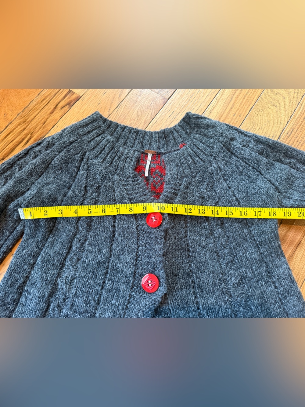 FREE PEOPLE ALPACA BLEND SHORT SWING CHUNKY CARDIGAN GRAY/RED WOMEN’S SIZE L - Picture 12 of 13
